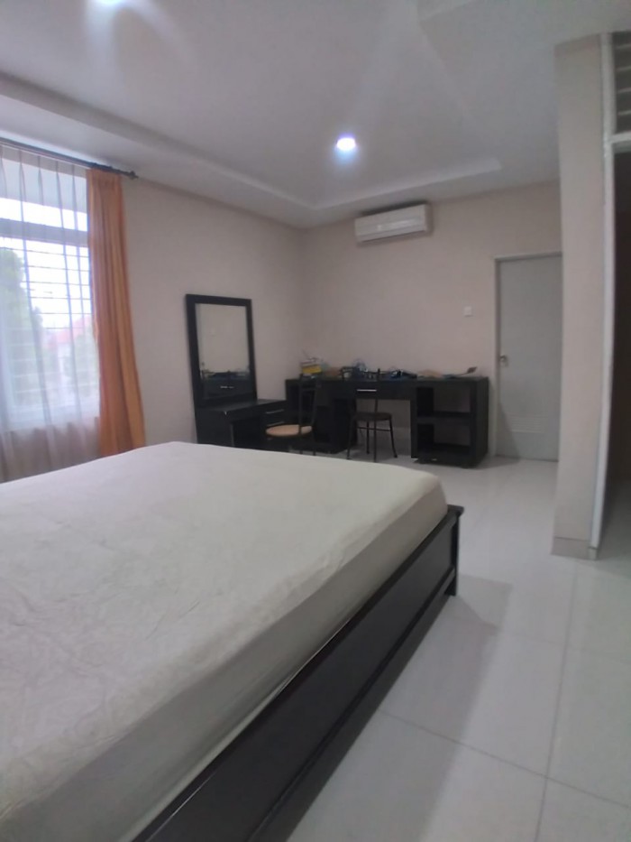 Rumah disewakan di cluster Meadow Green Lippo Cikarang
